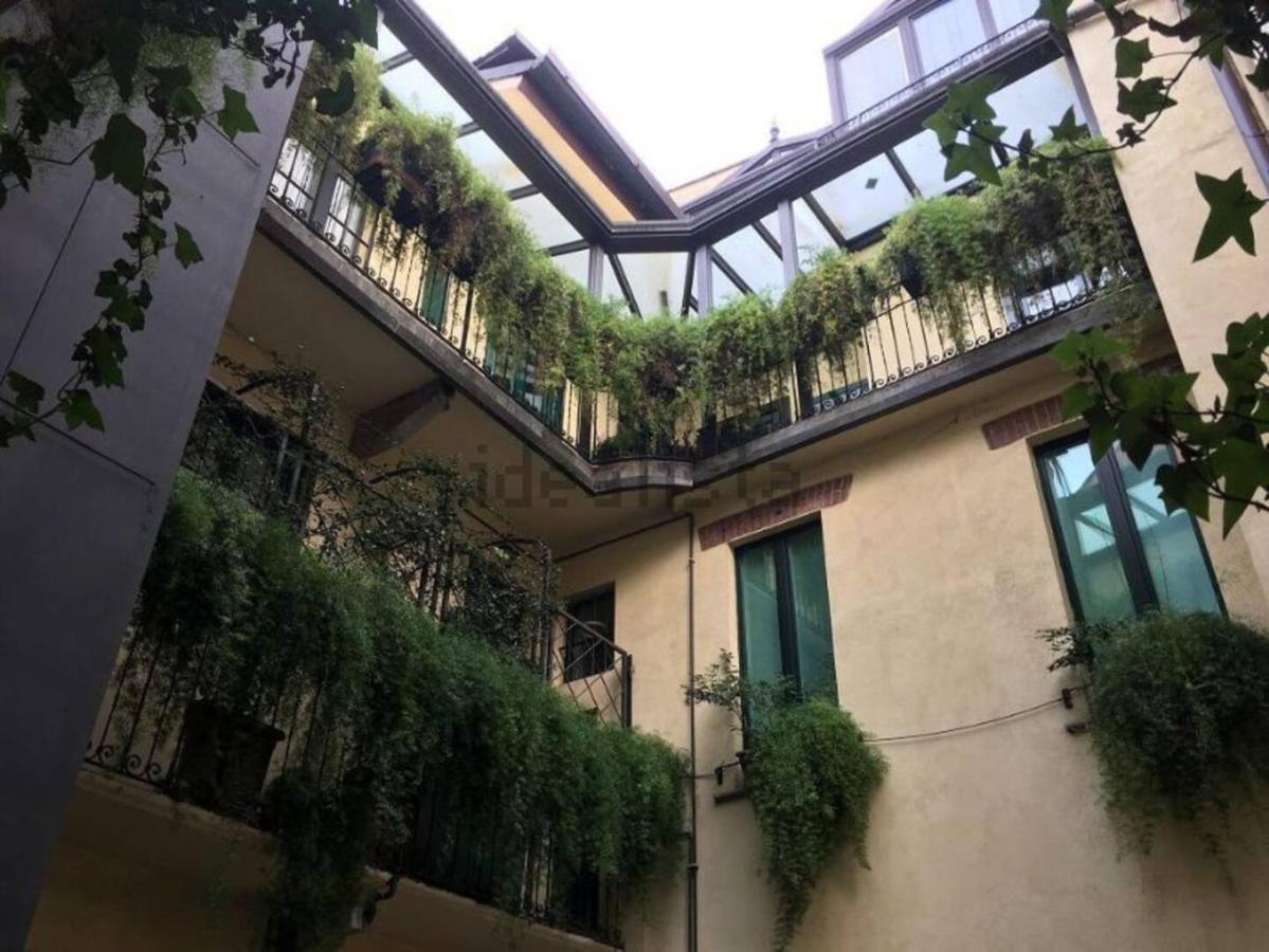 Hl Luxury Duomo Apartment - Via Torino, Montenapoleone Mediolan Zewnętrze zdjęcie